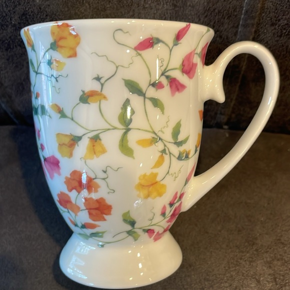 Beautiful Like New Gracie Bone China Sweet Pea Vine Coffee Cup Tea Cup, 10 Oz - Picture 2 of 8